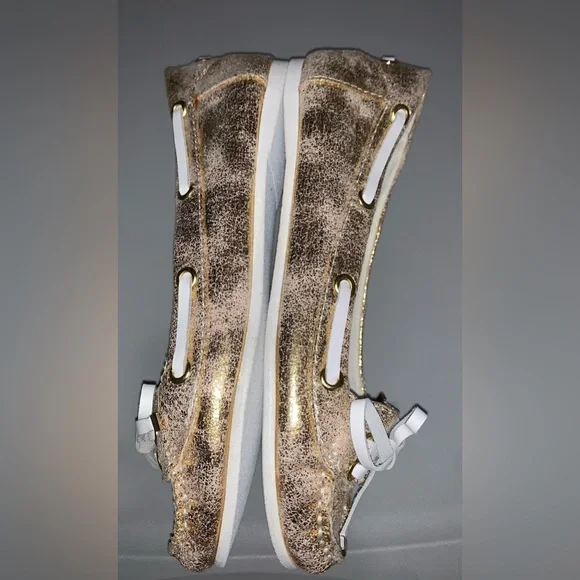 NWOT. Express Metallic Gold Loafers with Bow - Picture 7 of 7